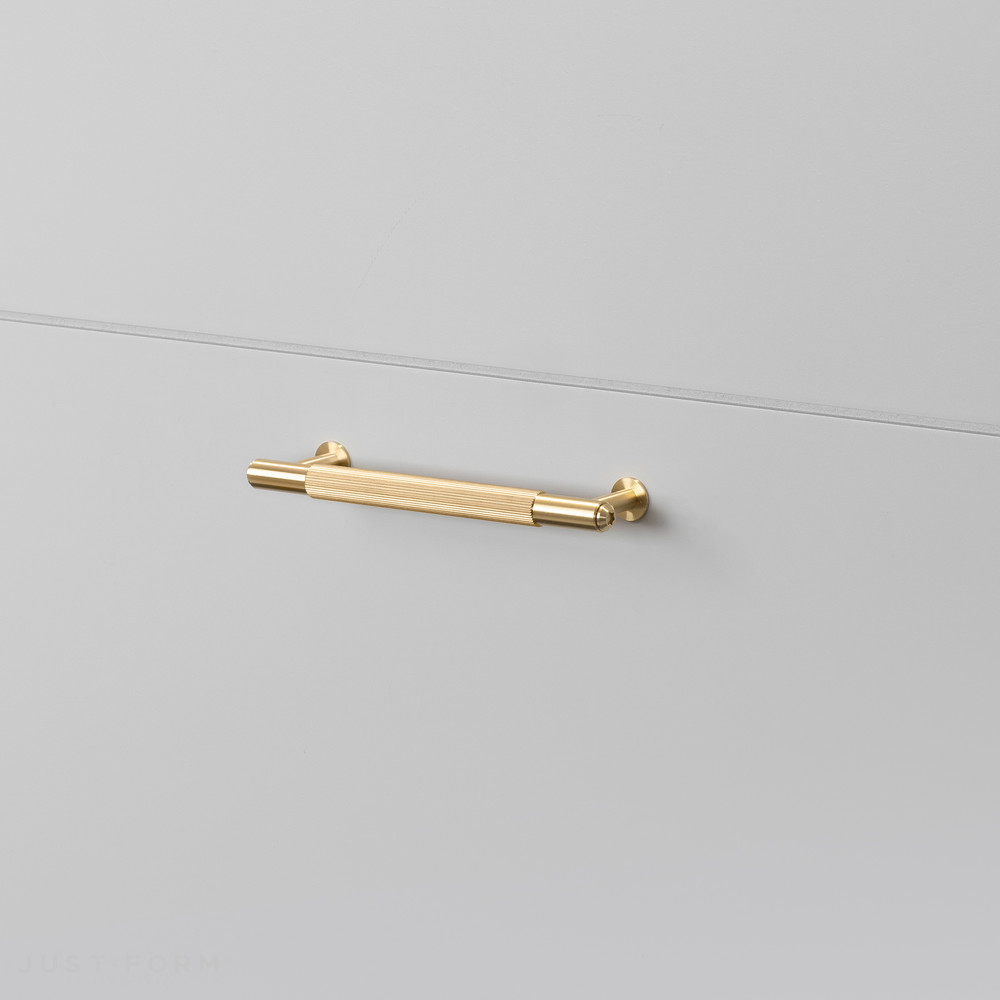 Ручка для мебели Pull Bar / Linear / Brass фабрика Buster + Punch фотография № 3
