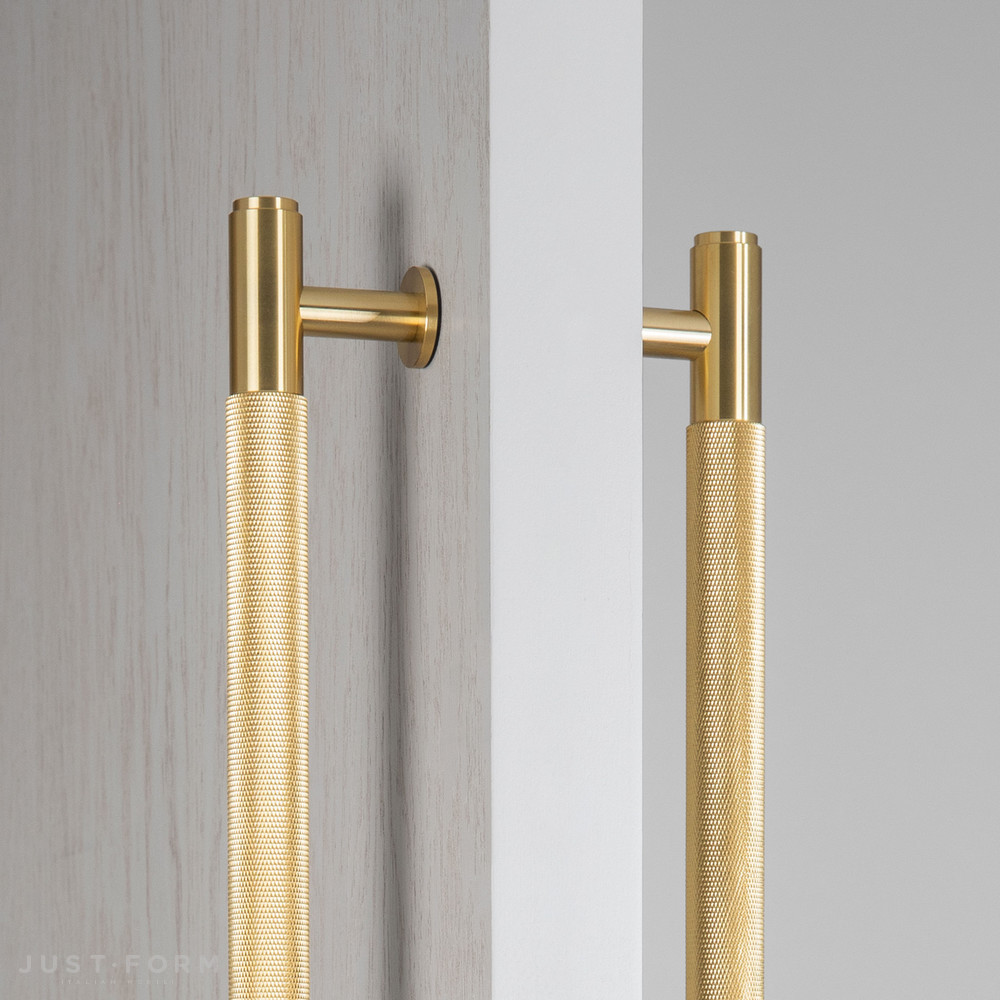 Дверная ручка Closet Bar / Double-Sided / Cross / Brass фабрика Buster + Punch фотография № 1