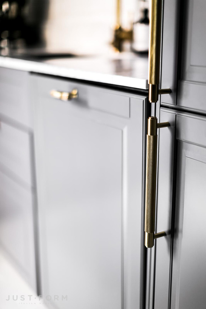 Ручка для мебели Pull Bar / Cross / Brass фабрика Buster + Punch фотография № 17