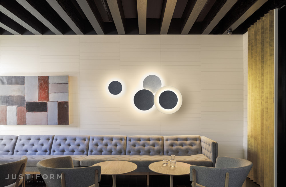 Настенный светильник Puck Wall Art Triple фабрика Vibia  фотография № 4