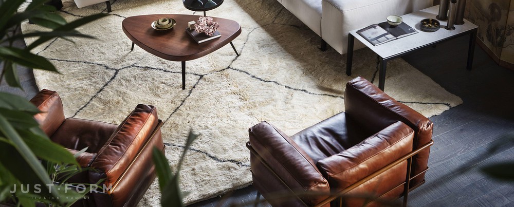 Кресло LC3 Fauteuil Grand Confort Durable фабрика Cassina фотография № 15