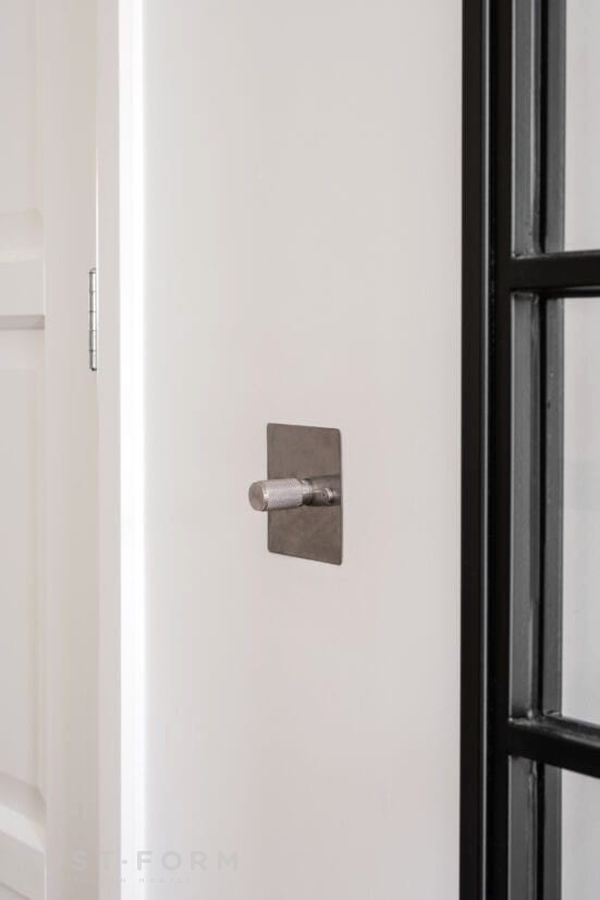 Одинарный диммер 1G Dimmer / Black / Brass фабрика Buster + Punch фотография № 12
