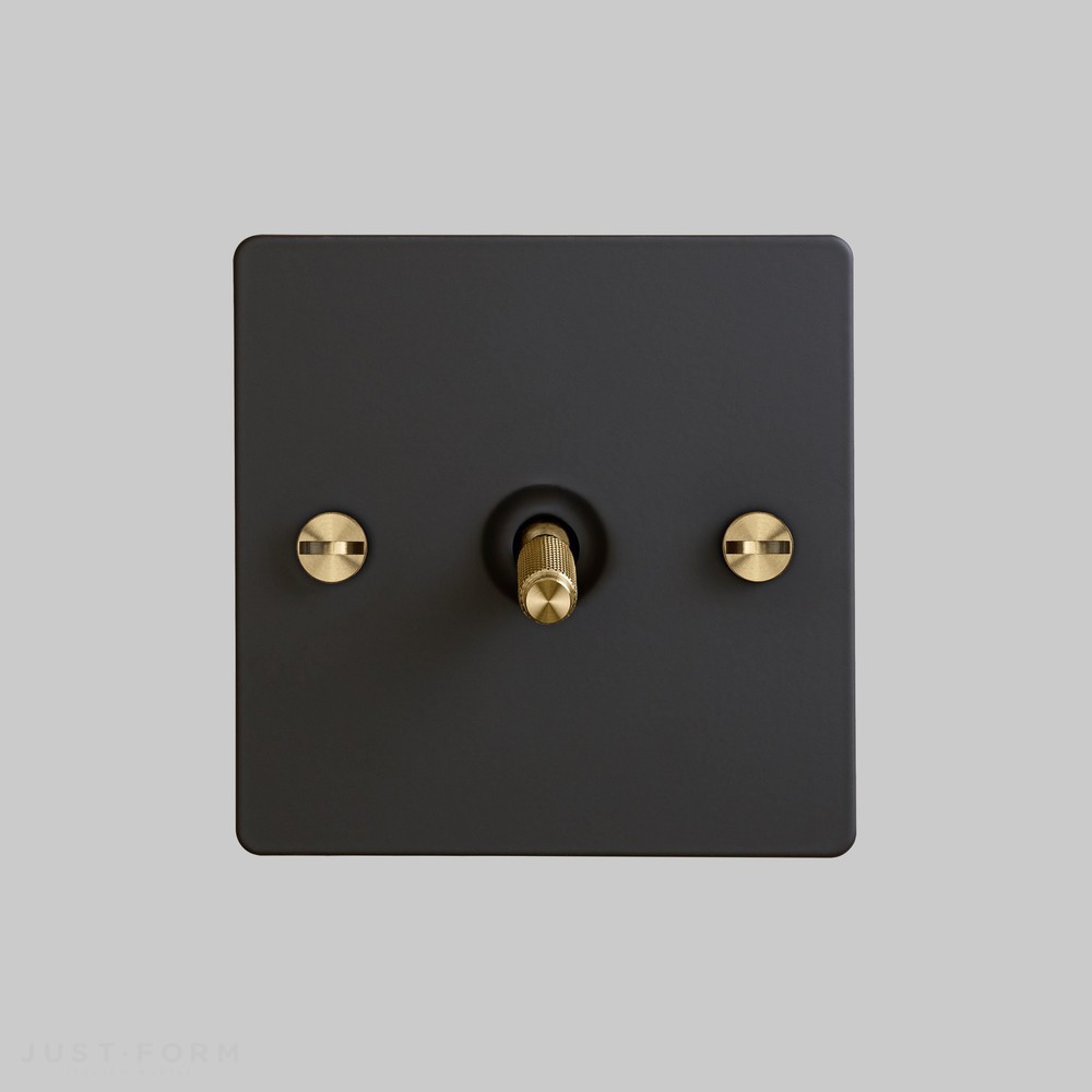 Перекрестный переключатель 1G Intermediate Toggle Switch / Black / Brass фабрика Buster + Punch фотография № 2