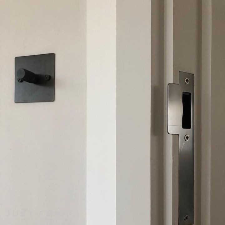 Одинарный диммер 1G Dimmer / Black / Brass фабрика Buster + Punch фотография № 17