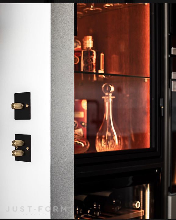 Одинарный диммер 1G Dimmer / Black / Brass фабрика Buster + Punch фотография № 7