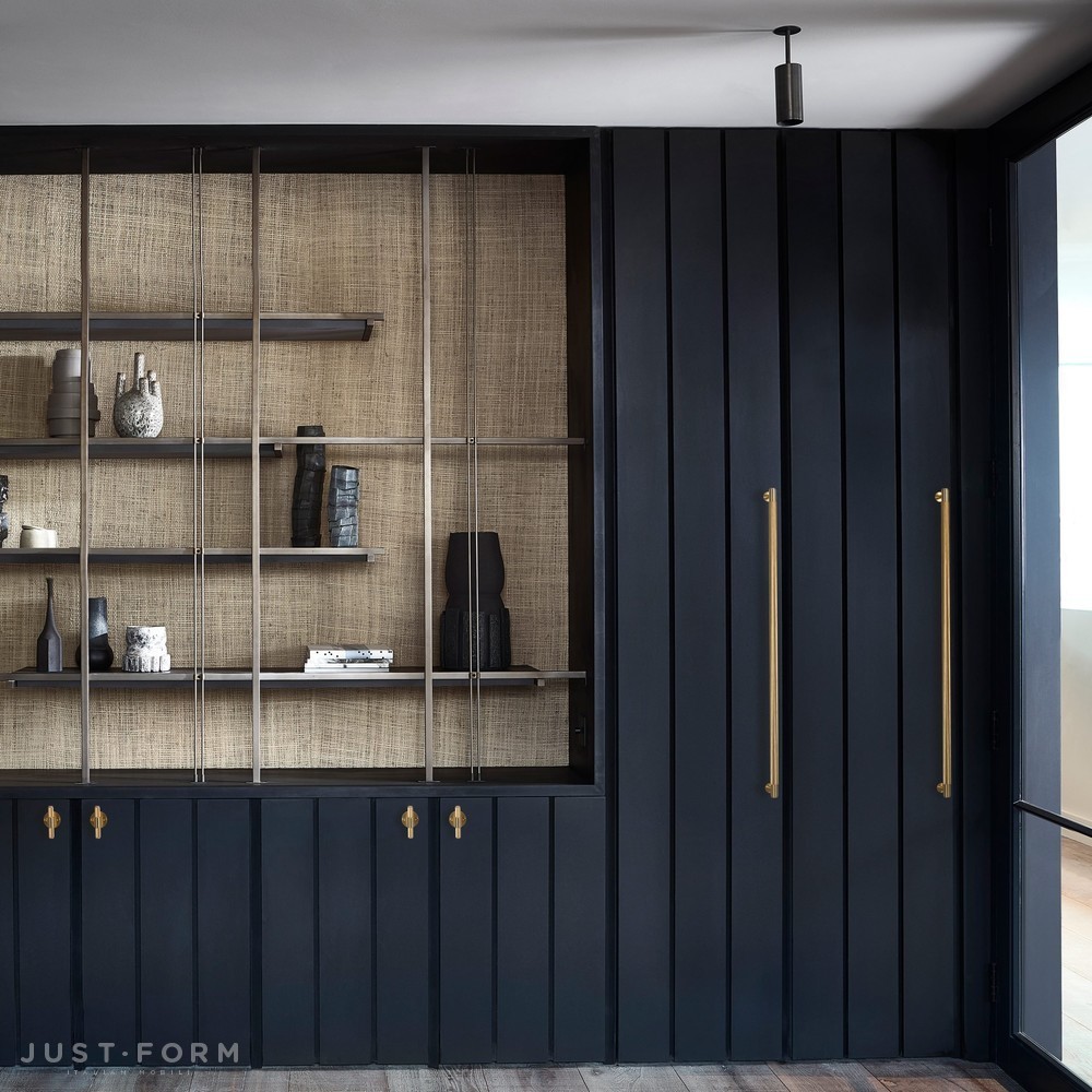 Ручка для мебели и дверей Closet Bar / Cross / Brass фабрика Buster + Punch фотография № 5