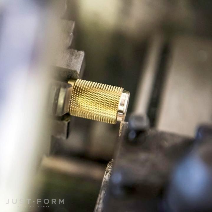 Ручка для мебели Furniture Knob / Cross / Brass фабрика Buster + Punch фотография № 15