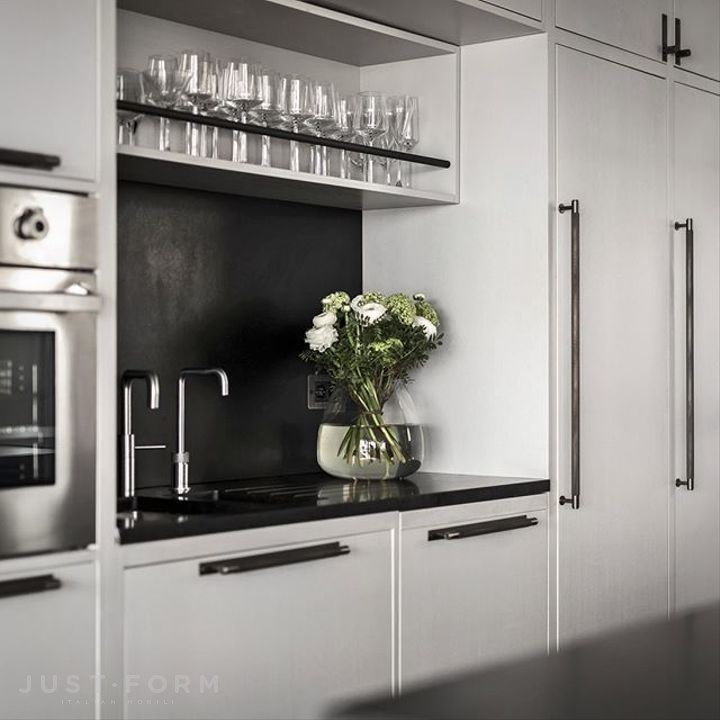 Ручка для мебели Furniture Knob / Plate / Cross / Black фабрика Buster + Punch фотография № 16