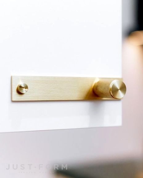 Ручка для мебели Furniture Knob / Plate / Cross / Brass фабрика Buster + Punch фотография № 26
