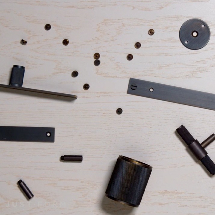Ручка для мебели Furniture Knob / Plate / Smoked Bronze фабрика Buster + Punch фотография № 32