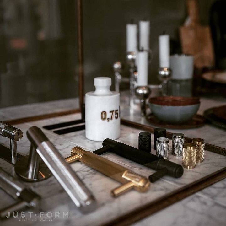 Ручка для мебели Pull Bar / Cross / Black фабрика Buster + Punch фотография № 31