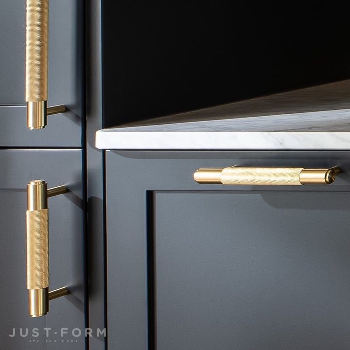 Ручка для мебели Pull Bar / Cross / Brass фабрика Buster + Punch фотография № 30