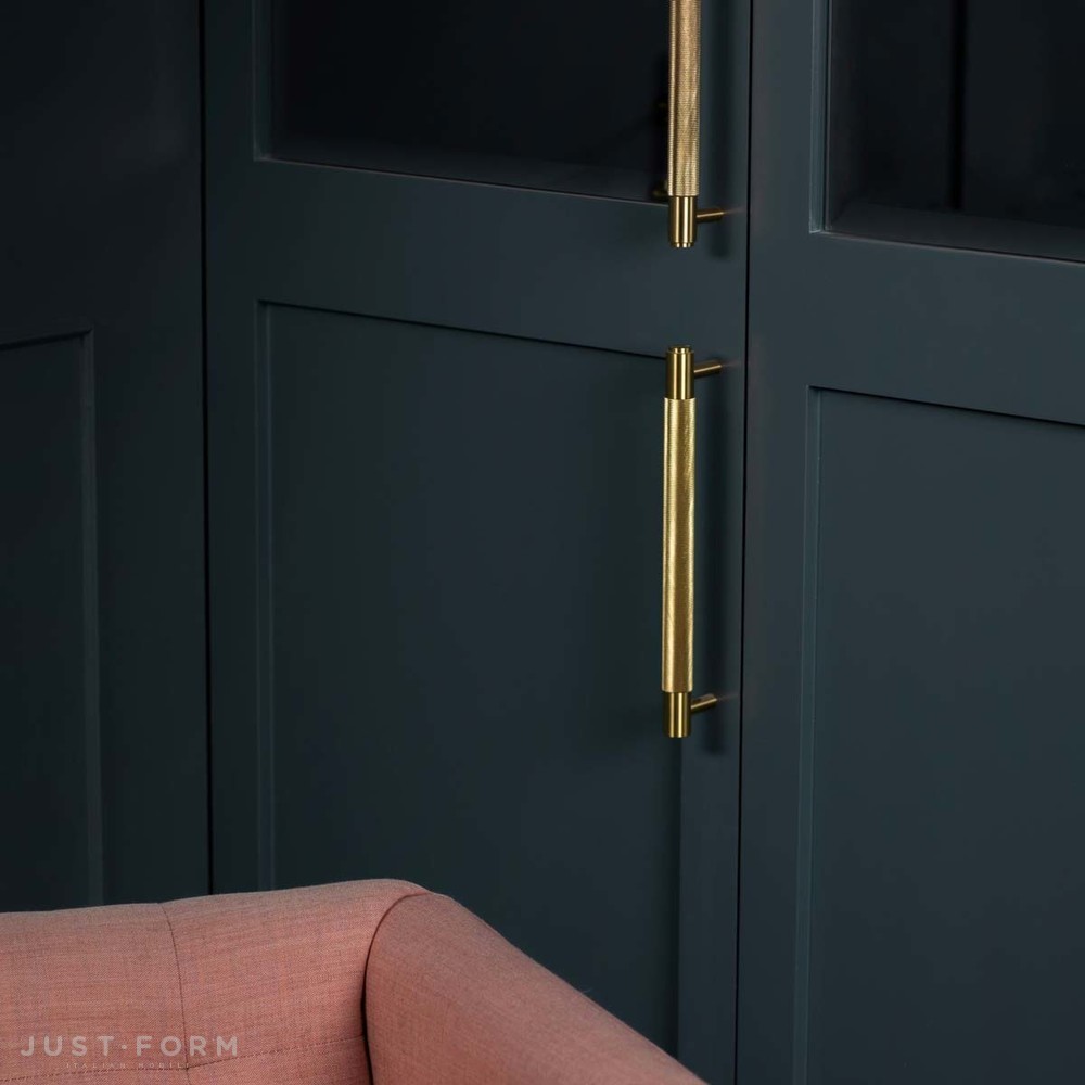 Ручка для мебели Pull Bar / Cross / Brass фабрика Buster + Punch фотография № 40