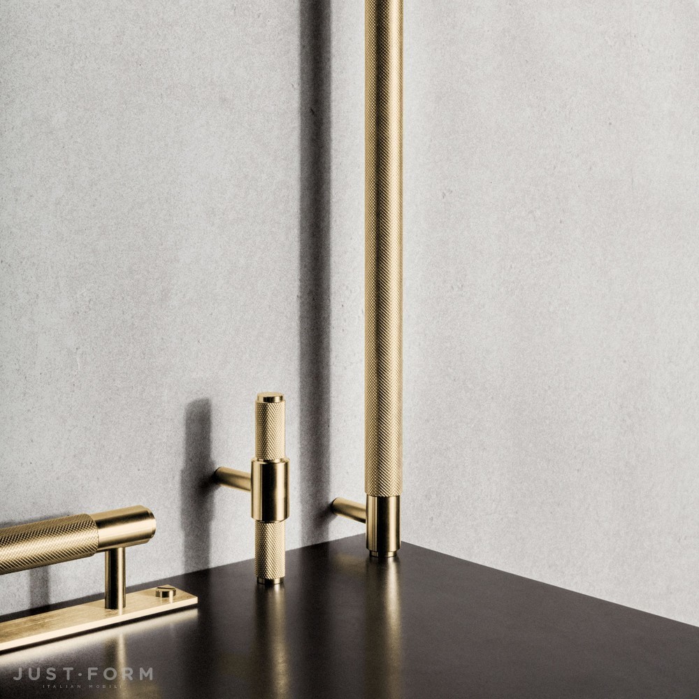 Ручка для мебели Pull Bar / Cross / Brass фабрика Buster + Punch фотография № 4