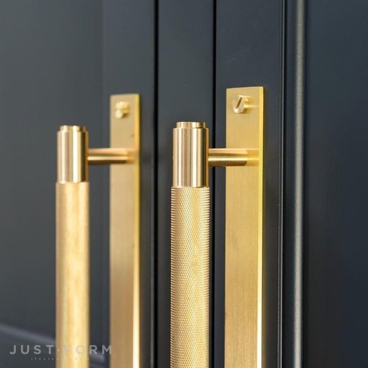 Ручка для мебели Pull Bar / Plate / Cross / Brass фабрика Buster + Punch фотография № 12