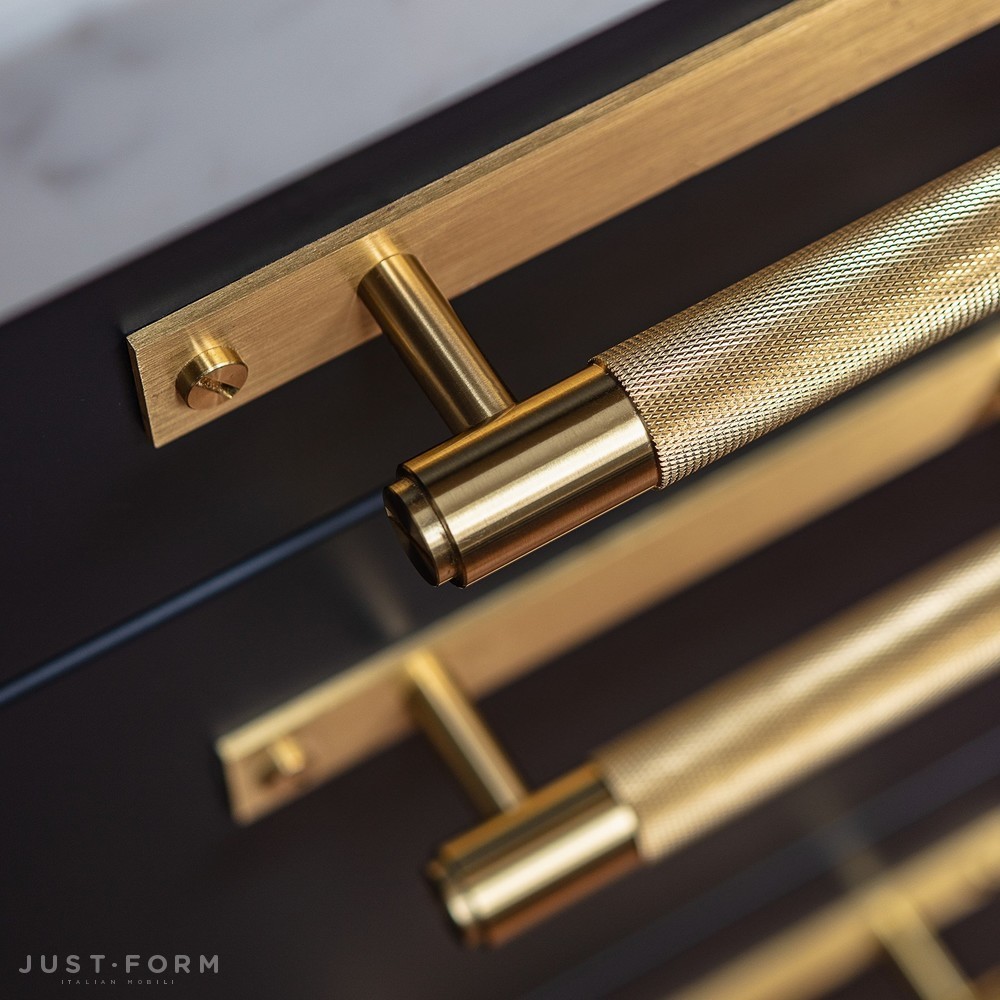Ручка для мебели Pull Bar / Plate / Cross / Brass фабрика Buster + Punch фотография № 2