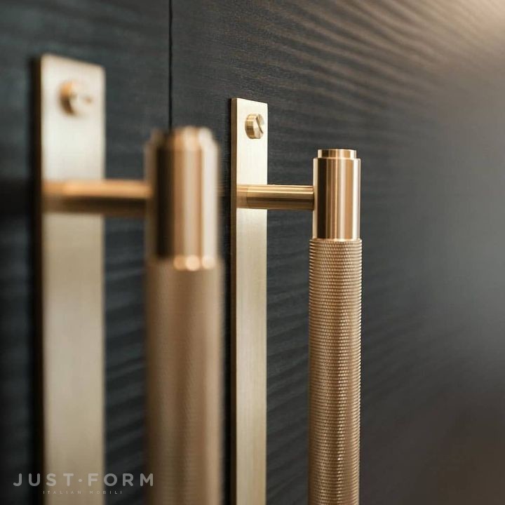 Ручка для мебели Pull Bar / Plate / Cross / Brass фабрика Buster + Punch фотография № 37
