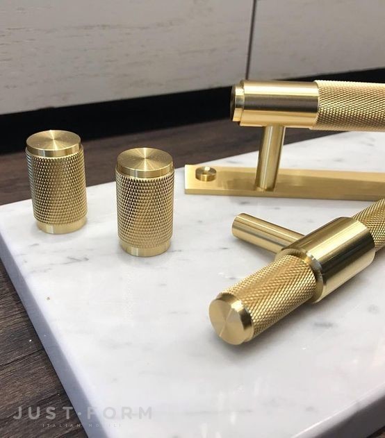 Ручка для мебели Pull Bar / Plate / Cross / Brass фабрика Buster + Punch фотография № 52