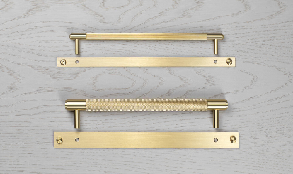 Ручка для мебели Pull Bar / Plate / Linear / Brass фабрика Buster + Punch фотография № 8
