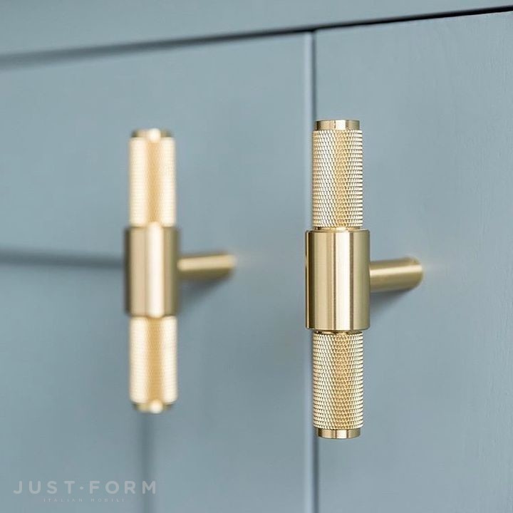 Ручка для мебели T-Bar / Brass фабрика Buster + Punch фотография № 8