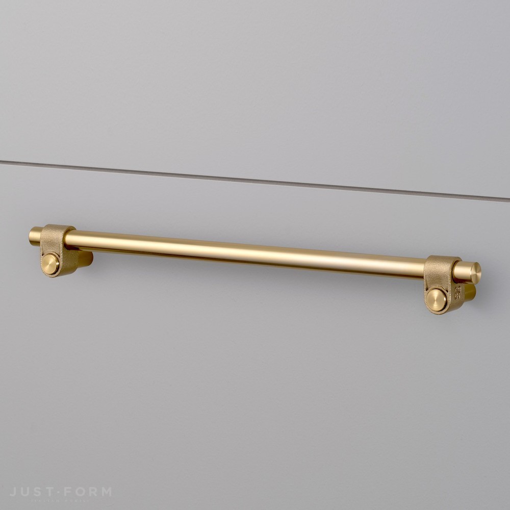 Ручка для мебели Pull Bar / Cast / Brass фабрика Buster + Punch фотография № 4