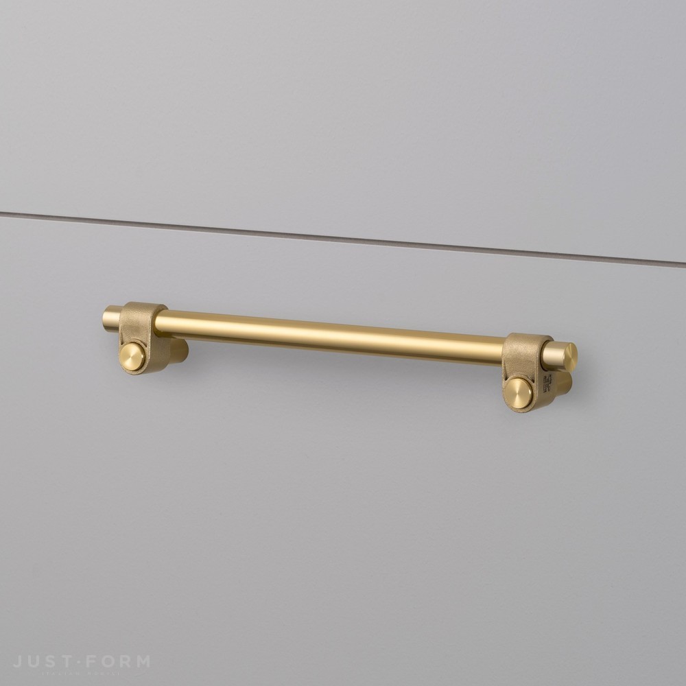 Ручка для мебели Pull Bar / Cast / Brass фабрика Buster + Punch фотография № 1