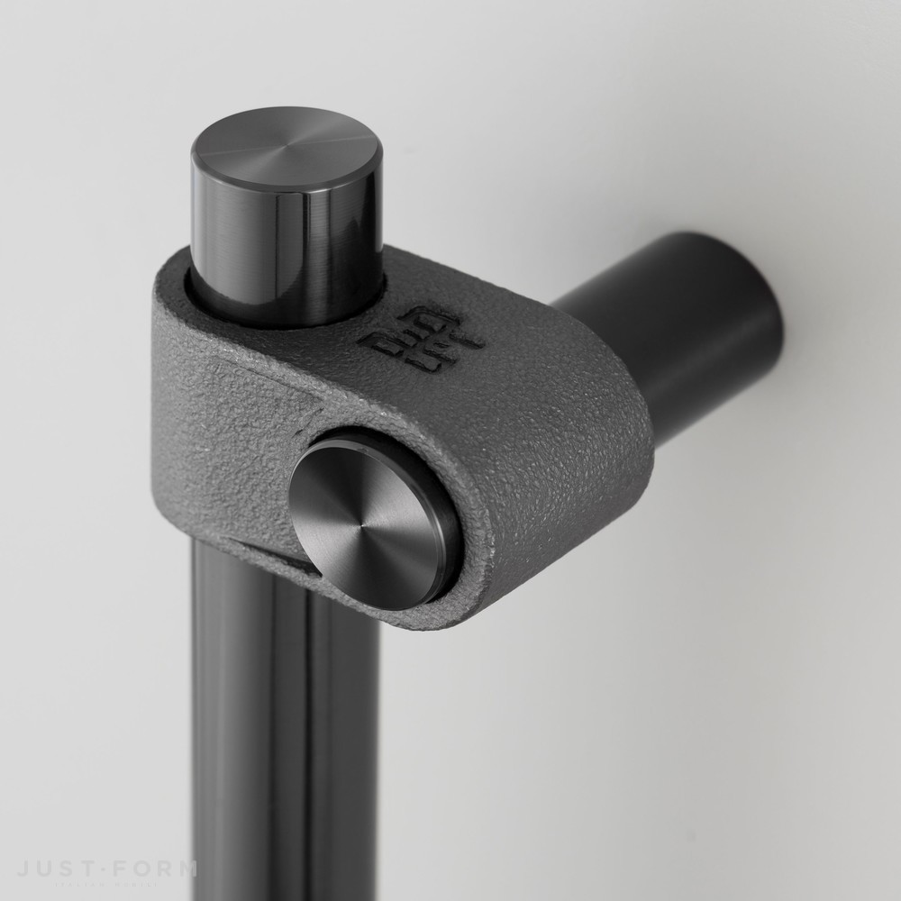 Ручка для дверей и мебели Closet Bar  / Cast / Gun Metal фабрика Buster + Punch фотография № 1