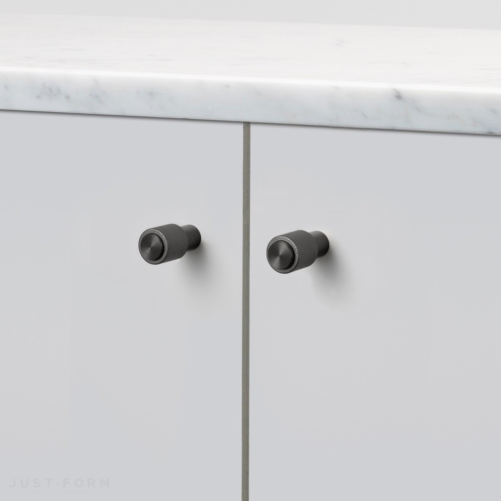 Ручка для мебели Furniture Knob / Cast / Gun Metal фабрика Buster + Punch фотография № 1