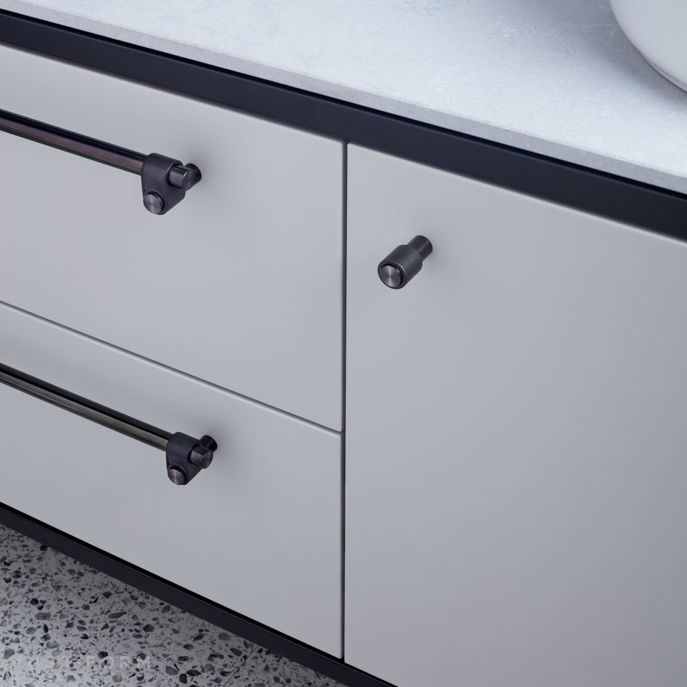 Ручка для мебели Furniture Knob / Cast / Gun Metal фабрика Buster + Punch фотография № 4