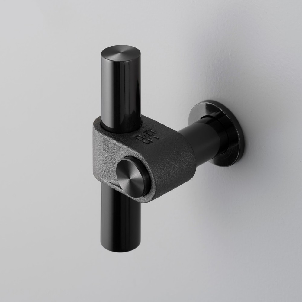Ручка для мебели T-Bar / Cast / Gun Metal фабрика Buster + Punch фотография № 1