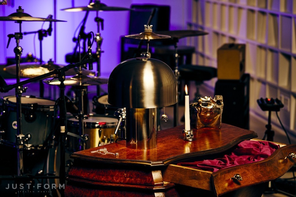 Настольная лампа Skull Table Light / Travis Barker / Brass фабрика Buster + Punch фотография № 9