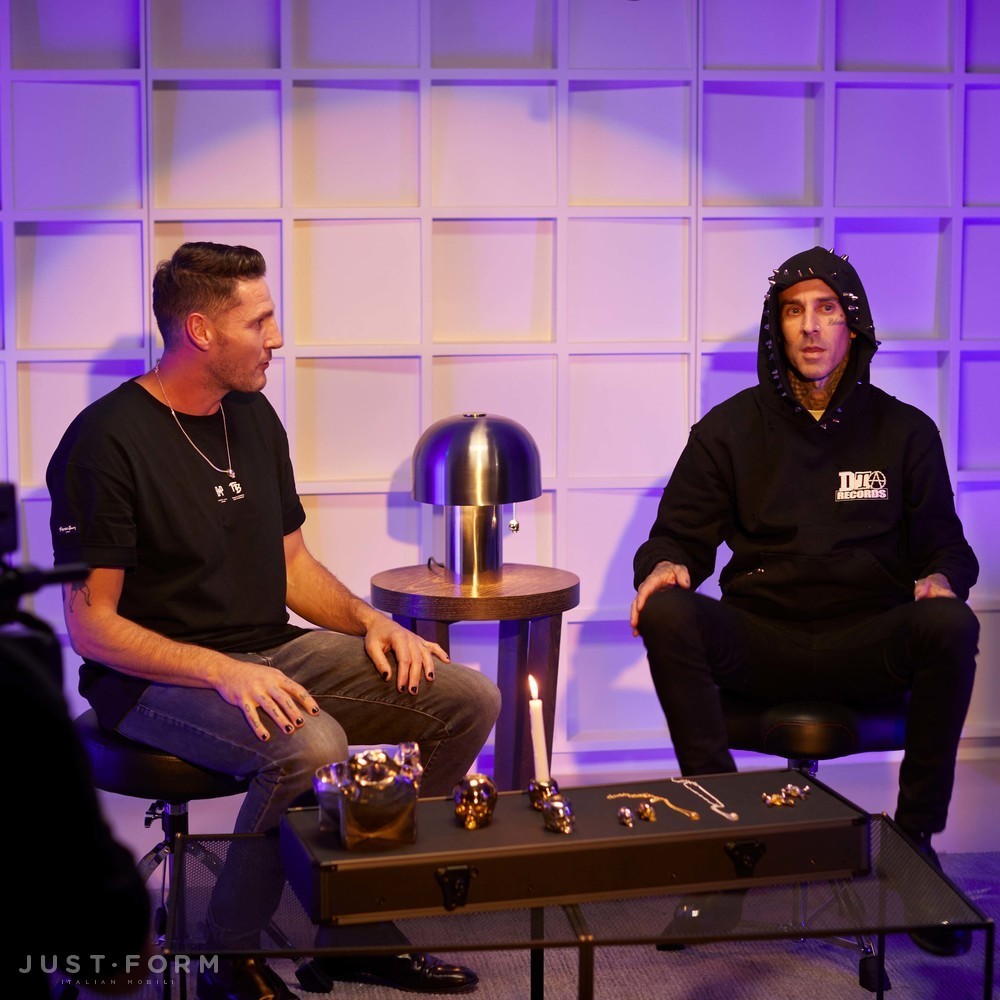 Настольная лампа Skull Table Light / Travis Barker / Brass фабрика Buster + Punch фотография № 14