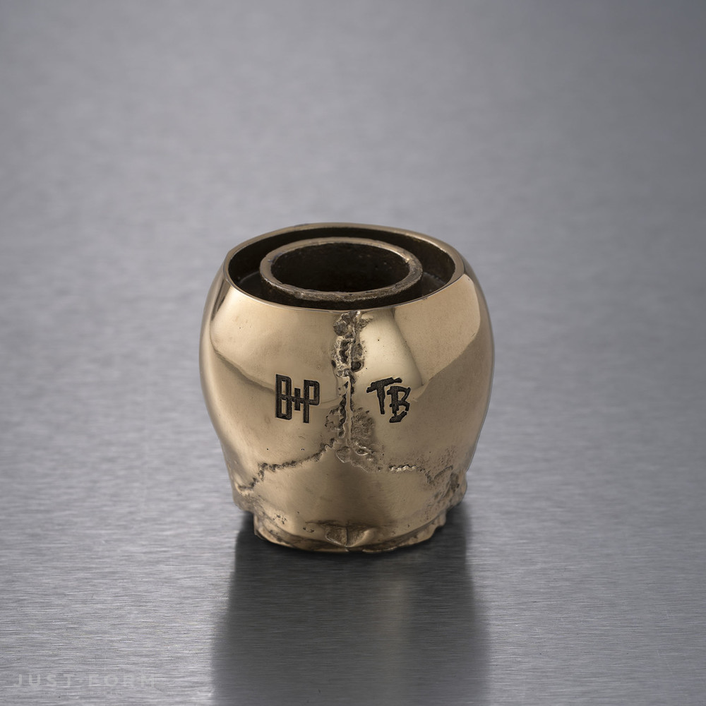 Подсвечник Skull Candle Holder / Travis Barker / Brass фабрика Buster + Punch фотография № 4
