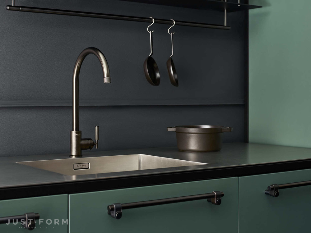 Кухонный кран Kitchen Tap / Mixer / Linear / Steel фабрика Buster + Punch фотография № 5