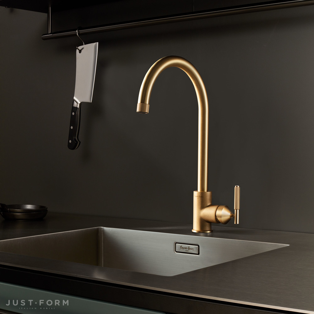 Кухонный кран Kitchen Tap / Mixer / Linear / Steel фабрика Buster + Punch фотография № 10
