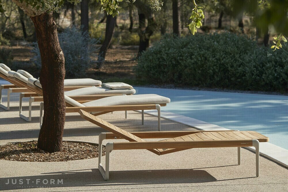 Шезлонг Flows sun lounger teak фабрика Manutti фотография № 4
