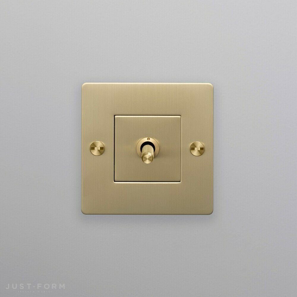 Однотумблерный выключатель 1G Toggle / Cross / Brass фабрика Buster + Punch фотография № 4