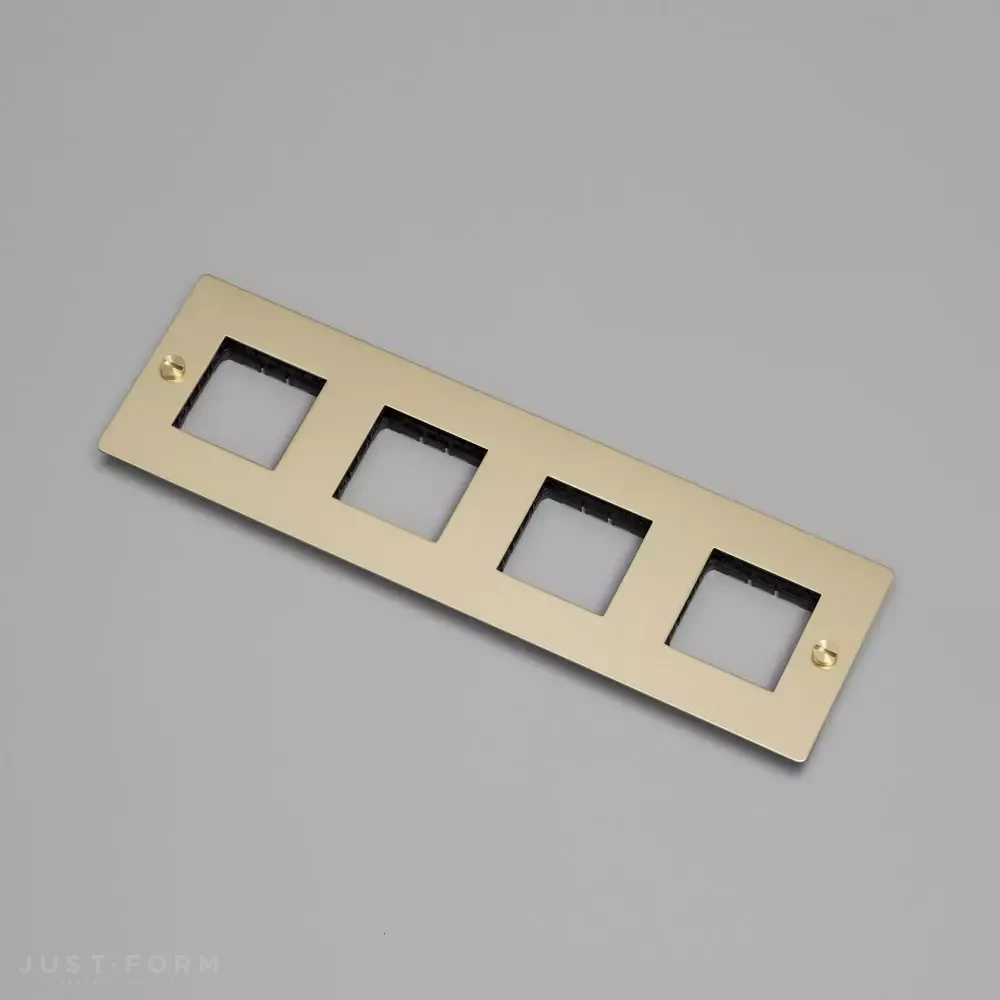 ​Четырехпостовая рамка 4G Wall Plate / Horizontal / No Infills / Brass фабрика Buster + Punch фотография № 1