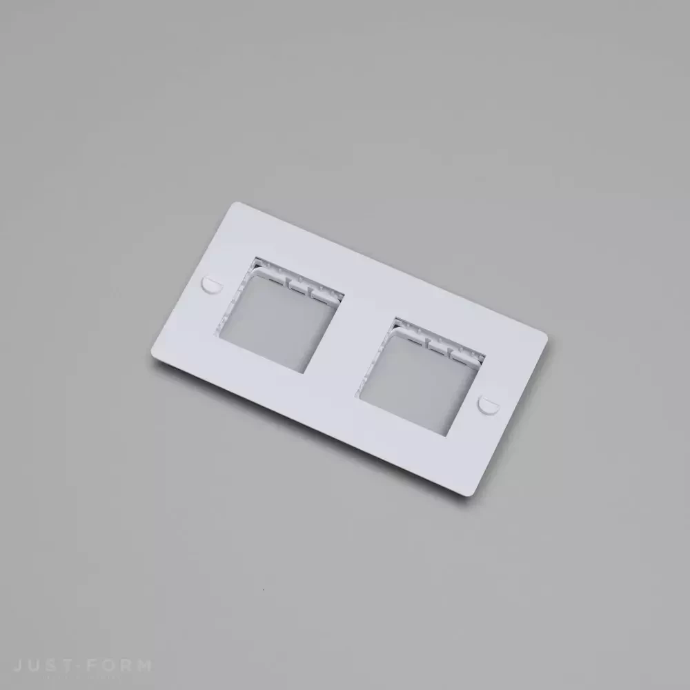 Двухпостовая рамка 2G Wall Plate / Horizontal / No Infills / White фабрика Buster + Punch фотография № 1