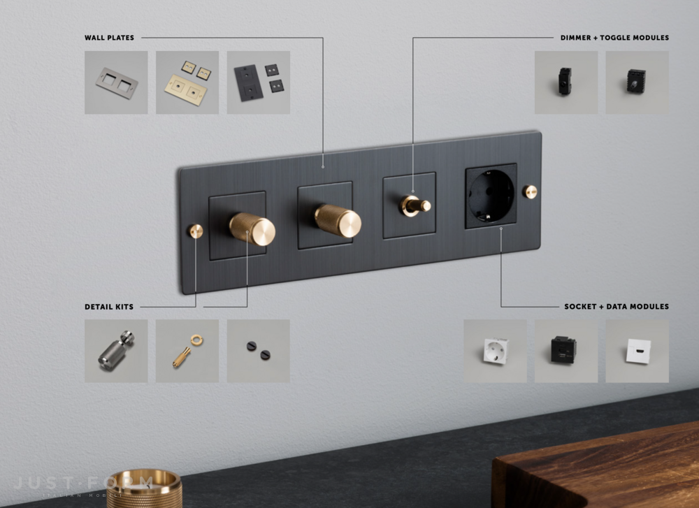 ​Вертикальная двухпостовая рамка 2G Wall Plate / Vertical / With Infills / Smoked Bronze фабрика Buster + Punch фотография № 3