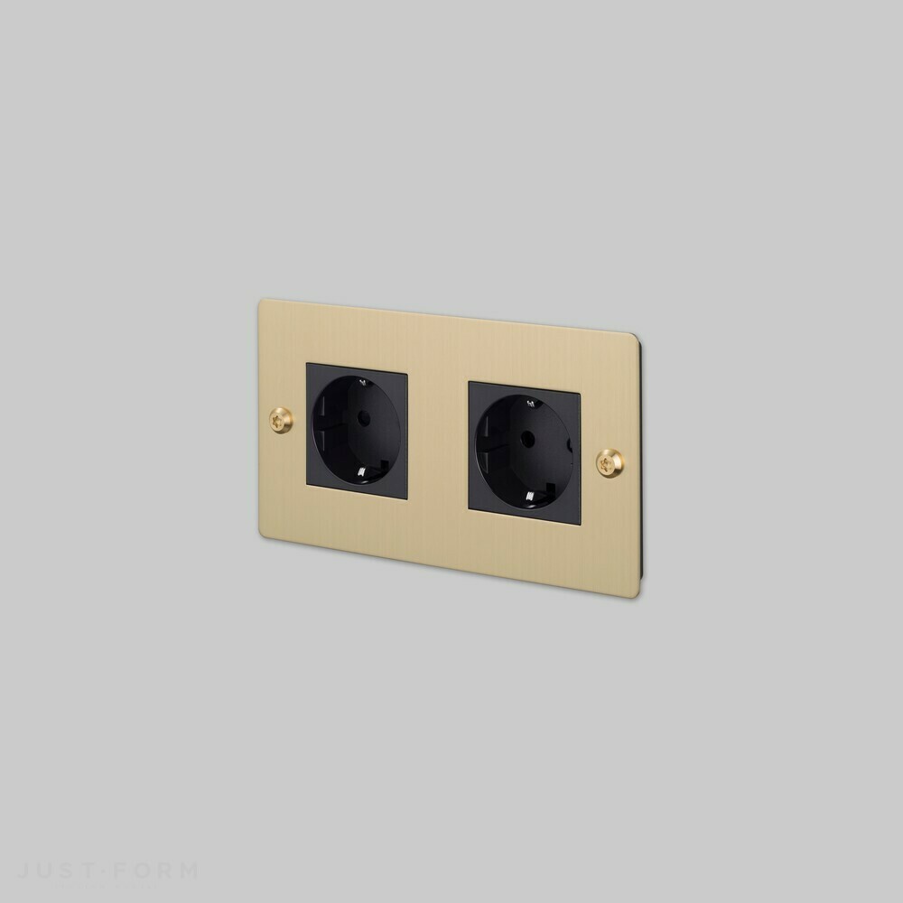 Двойная розетка 2G Socket / Schuko Type F / Linear / Brass фабрика Buster + Punch фотография № 1