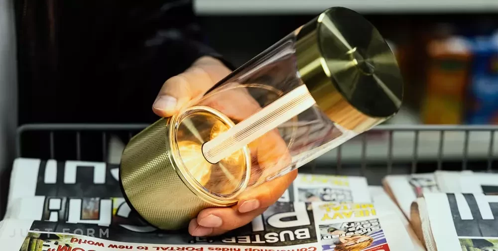 Портативная лампа Takeout / Portable Table Light / Brass фабрика Buster + Punch фотография № 14