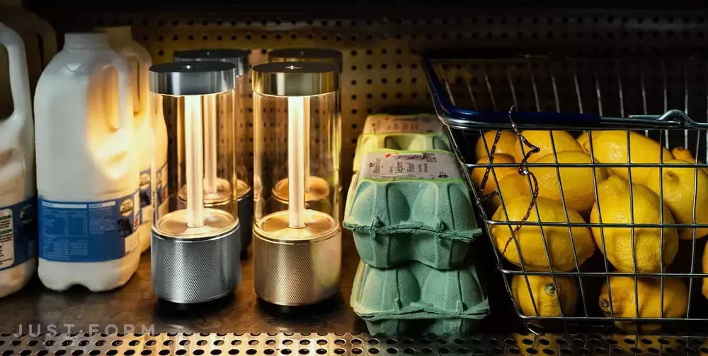 Портативная лампа Takeout / Portable Table Light / Brass фабрика Buster + Punch фотография № 17